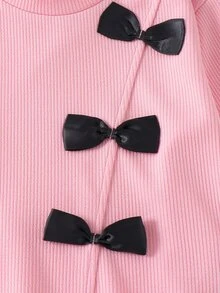 SHEIN 女童 4-7歲 粉色蝴蝶結前襟華夫格衛衣與黑色喇叭褲 2件套休閒上學套裝 秋冬服飾 - 粉色 - 查看 4