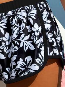 SHEIN Swim 女士休闲百搭成熟运动度假随机热带植物芙蓉花卉轮廓全身图形撞色沙滩短裤 - 黑與白 - 查看 5