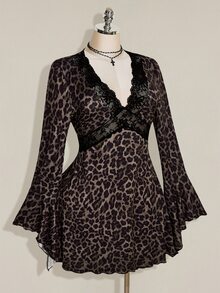 SHEIN ICON Plus Size Retro Sexy Millennial Style Y2K Urban Modern Avant-Garde Bold Fashion Personalized Leopard Print V-Neck Lace Patchwork Bell Sleeve Dress - Brown - View 5
