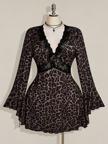 SHEIN ICON Plus Size Retro Sexy Millennial Style Y2K Urban Modern Avant-Garde Bold Fashion Personalized Leopard Print V-Neck Lace Patchwork Bell Sleeve Dress - Brown - View 3