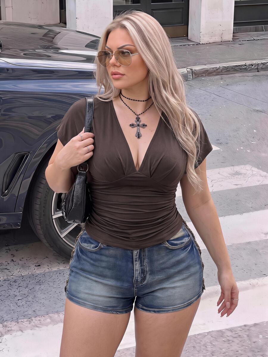 SHEIN ICON 女款大尺碼復古寬鬆性感都市現代簡約休閒優雅V領收腰棕色修身上衣,適合外出派對夏季穿著 - 棕色 - 查看 1