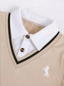 SHEIN 2件組小男孩套裝，兒童針織舒適長袖 Polo 2合1印花胸前小眾設計上衣與卡其色休閒長褲，鬆緊腰頭，寬鬆版型，適合秋季度假、上學、日常穿著 - 卡其色 - 查看 5