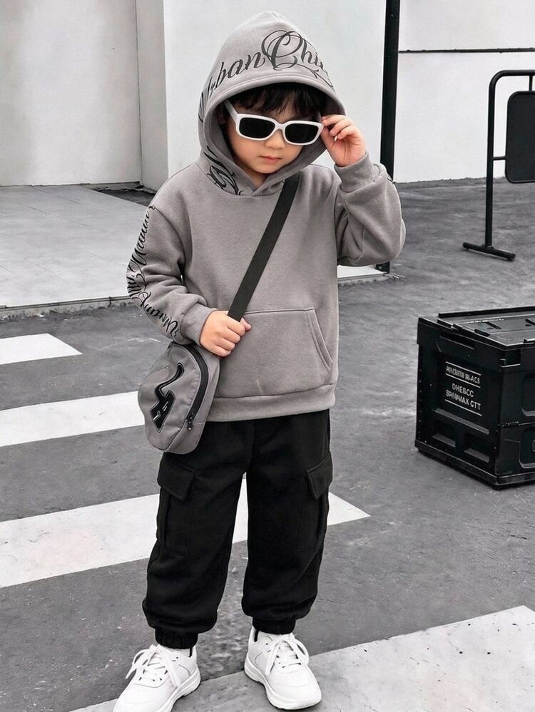 SHEIN Boys' Grey Minimalist Casual College Comfortable Fashion Versatile Loose Silhouette Handwritten Letter Graphic Sweatshirt, Suitable For Daily Wear, School, Travel, Outdoor Sports, Grey Letter Print Pullover Sweatshirt, Fall Hoodies, Fall Outfits, Fall Clothes - Grey - View 1