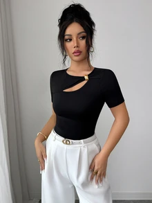 SHEIN Raffinéa Women's Asymmetric Neckline Black Short Sleeve Top,Elegant Seductive Night Out Date Metal Decor Hollow-Out Knitted Keyhole Neck T-Shirt,Spring/Summer - Black - View 7