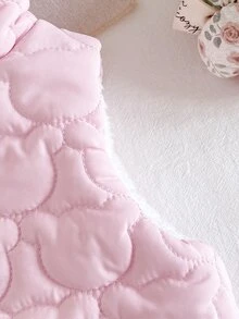 SHEIN 幼童女嬰加厚背心 可愛甜美粉色 絎縫愛心圖案 抓絨內裡 無袖立領 冬季節日保暖外套 - 粉色 - 查看 6