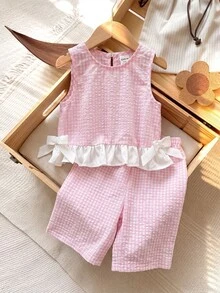 SHEIN LMoss Kids 女婴夏季可爱粉色和白色格子荷叶边背心和宽松松紧腰长裤两件套 - 粉色 - 查看 1