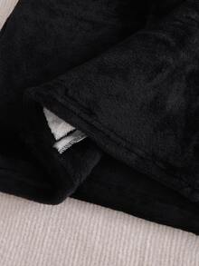 SHEIN 秋冬女款居家服，白色愛心刺繡，經典黑色加厚抓絨長袖連帽睡袍，節日居家親子款 - 黑色 - 查看 6