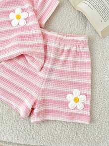 SHEIN 2件組女嬰針織條紋圓領T恤短褲套裝 - 淺粉色 - 查看 6