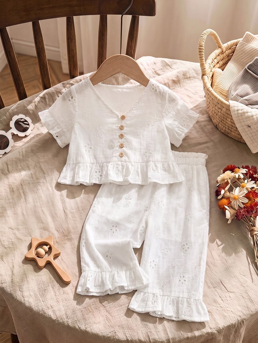 SHEIN LMoss Kids 女婴夏季可爱刺绣上衣和荷叶边裤套装 - 白色 - 查看 1