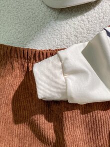 SHEIN 2件組男嬰休閒風米色棕色條紋刺繡燈芯絨羅紋長袖圓領休閒套裝 秋季派對針織衫連身褲 - 棕色 - 查看 5