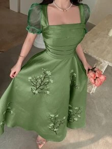 Feyla Chic Women's Green A Line Maxi Dress With Delicately Embroidered Blossom Branches Square Neck And Organza Puff Sleeves - Green - View 5