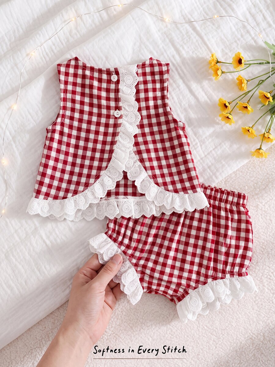 SHEIN LMoss Kids 2件套女婴草莓蝴蝶结装饰背心和短裤套装 - 彩色 - 查看 1