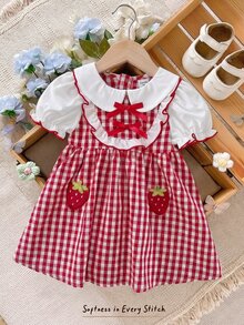 SHEIN LMoss Kids 女嬰紅色與白色格紋夏季可愛野餐洋裝套裝，草莓圖案荷葉邊短袖彼得潘領洋裝附2件組髮帶，適合派對 - 紅色 - 查看 1