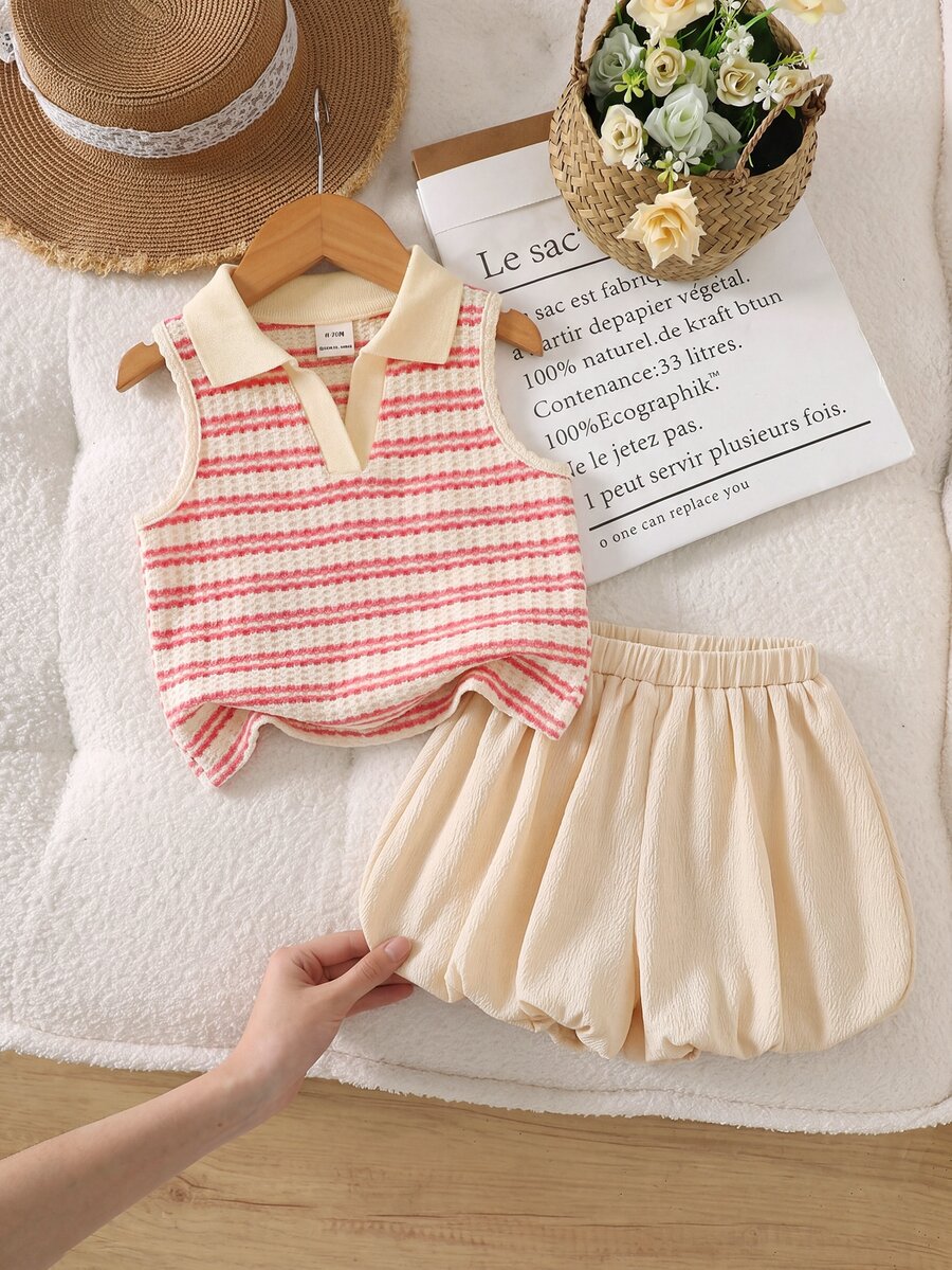 SHEIN LMoss Kids طقم بنطلون قصير مكشكش بخصر مطاطي ولباس علوي بياقة بولو مخطط لطيف للبنات الصغيرات في الصيف - وردي فاتح - مشاهدة 1
