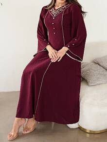 Al Najma 大尺碼女款精緻刺繡鈕扣阿拉伯風洋裝 - 酒紅色 - 查看 5