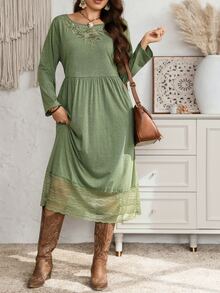EMERY ROSE Plus Size Women's Embroidered Lace Patchwork Elegant Dress Fall Winter 2026 Green Round Neck Embroidered Lace Patchwork Long-Sleeved Dress - Multicolor - View 4