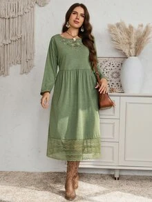 EMERY ROSE Plus Size Women's Embroidered Lace Patchwork Elegant Dress Fall Winter 2026 Green Round Neck Embroidered Lace Patchwork Long-Sleeved Dress - Multicolor - View 9