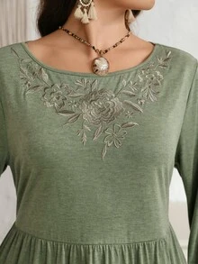 EMERY ROSE Plus Size Women's Embroidered Lace Patchwork Elegant Dress Fall Winter 2026 Green Round Neck Embroidered Lace Patchwork Long-Sleeved Dress - Multicolor - View 8