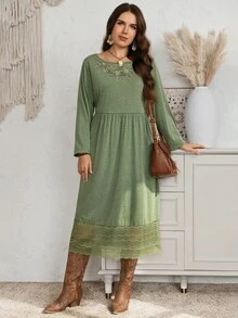 EMERY ROSE Plus Size Women's Embroidered Lace Patchwork Elegant Dress Fall Winter 2026 Green Round Neck Embroidered Lace Patchwork Long-Sleeved Dress - Multicolor - View 10