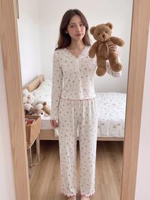 SHEIN 青少年女孩甜美極簡風粉色碎花 V 領半開襟蕾絲飾邊荷葉邊長袖居家睡衣套裝 2 件組 - 白色 - 查看 1