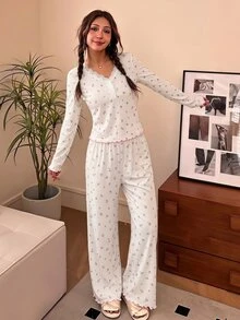 SHEIN 青少年女孩甜美極簡風粉色碎花 V 領半開襟蕾絲飾邊荷葉邊長袖居家睡衣套裝 2 件組 - 白色 - 查看 3