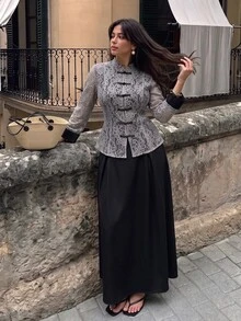 Modelyn ملابس نسائية مقاس كبير أنيقة باللون الرمادي الفاتح مع دانتيل وأزرار على الطراز الصيني الجديد، ملابس علوية بأكمام طويلة مع تنورة طويلة سوداء بقصة A-خط، مناسبة للمواعدة والمناسبات الاجتماعية - متعدد الألوان - مشاهدة 7
