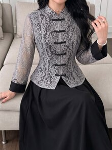 Modelyn ملابس نسائية مقاس كبير أنيقة باللون الرمادي الفاتح مع دانتيل وأزرار على الطراز الصيني الجديد، ملابس علوية بأكمام طويلة مع تنورة طويلة سوداء بقصة A-خط، مناسبة للمواعدة والمناسبات الاجتماعية - متعدد الألوان - مشاهدة 5