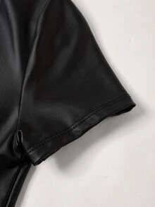 SHEIN ICON Hook And Eye Cut Out Front PU Leather Crop Black Tee - Black - View 5