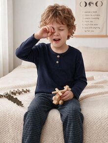 SHEIN Vintaside Kids Boys' 2pcs Ribbed Knit Henley Pajama Set, Long Sleeve Button Top & Plaid Elastic Waist Pants, Soft Comfortable Daily Loungewear - Navy Blue - View 6