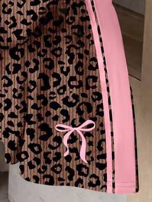 SHEIN [2件組]8-12歲女孩甜酷風粉色側邊縱條紋＋豹紋蝴蝶結短袖T恤搭配豹紋短褲套裝，輕便日常穿著／校園穿搭／休閒外出，春夏秋童裝 - 彩色 - 查看 4