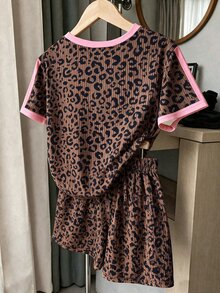SHEIN [2件組]8-12歲女孩甜酷風粉色側邊縱條紋＋豹紋蝴蝶結短袖T恤搭配豹紋短褲套裝，輕便日常穿著／校園穿搭／休閒外出，春夏秋童裝 - 彩色 - 查看 2