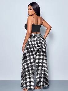 SOLERSUN Curvy Women Houndstooth Flare Pants, High Waist Trousers With Chain Metal Decor Fall Office Dinner Formal All Black And White Elegant Stylish - Black and White - View 7
