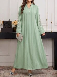 SHEIN Najma Gaun Gaya Arab dengan Kerah Manik-Manik dan Hiasan Bunga Kontras - Hijau - View 2