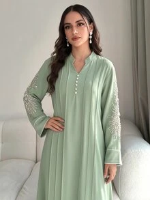SHEIN Najma Gaun Gaya Arab dengan Kerah Manik-Manik dan Hiasan Bunga Kontras - Hijau - View 1