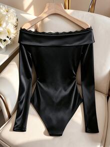 GlowEve Black Frayed Lace Patchwork Cold Shoulder Long Sleeve Fitted Bodysuit, Criss-Cross Ruched Waist, Elastic Satin Slim Fit Slimming, Snap Crotch, Suitable For Date Party, Spring Autumn Wear, Winter Layering - Black - View 2