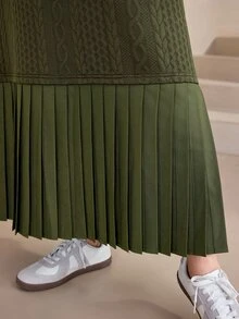 Modelyn فستان طويل منسوج بكابلات ذات ملمس أخضر عسكري عتيق، بياقة دائرية وقصة فضفاضة مع حاشية مطوية بتصميم رقعات وأكمام طويلة، فستان سويت شيرت - أخضر عسكري - مشاهدة 8