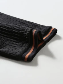 Manfinity Homme 男士緹花紋理 Polo 衫，對比色滾邊領口與袖口，黑色短袖上衣 - 黑色 - 查看 4