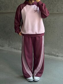 SHEIN 青少年女孩秋冬連帽運動衫，印花蝴蝶結與側條紋設計，紅色 2 件組，休閒日常運動街頭風校園度假穿搭 - 玫瑰紅 - 查看 3