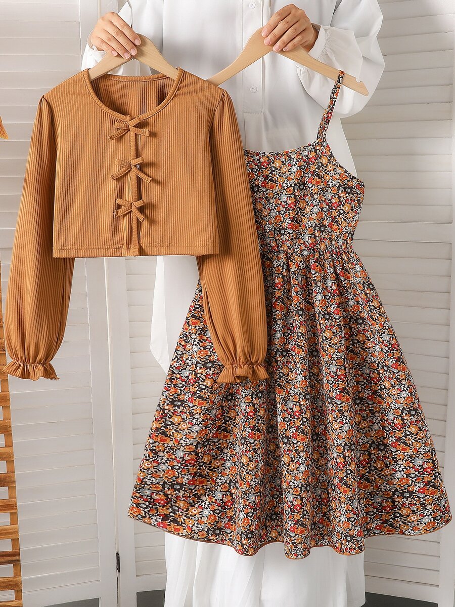 SHEIN Tween Girls 2pcs Outfit Ribbed Knit Bow Cardigan Floral Cami Dress Set Thanksgiving Family Photo Shoot Holiday Camel Black Floral Fall Cute - Multicolor - View 1