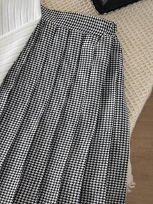 SHEIN 少女純色長袖打底上衣、蝴蝶結裝飾背心與百褶迷你裙套裝 - 黑色 - 查看 6