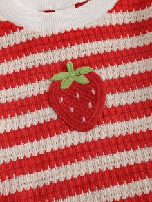 SHEIN 2件組幼女衛衣牛仔褲套裝，甜美紅白色草莓刺繡長袖圓領常規款，秋季公主風舒適條紋度假派對裝 - 紅色 - 查看 6