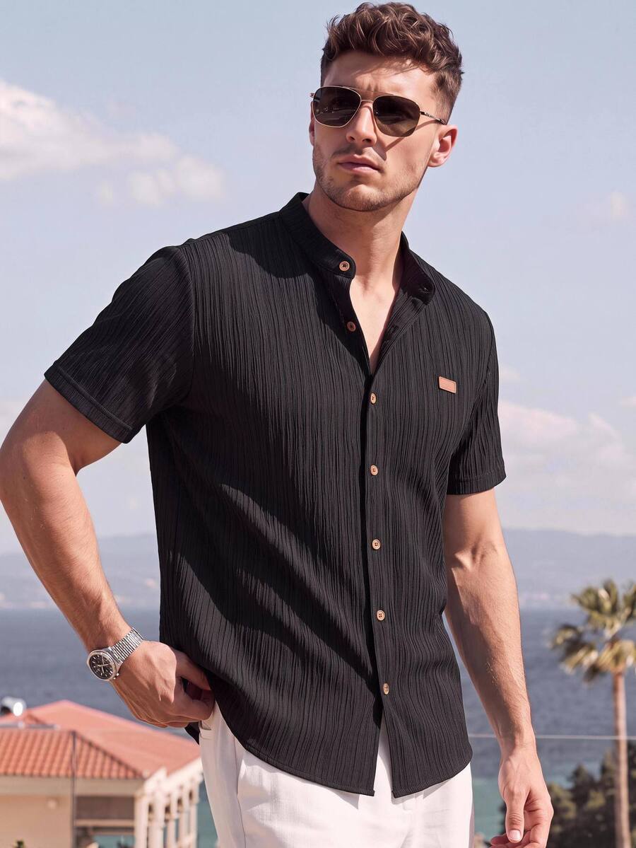 Manfinity RebelGame Men's All Black Casual Single Breasted Textured Short Sleeve Shirt, Vacation Summer, Slim Fit Date Night Beach Date Night