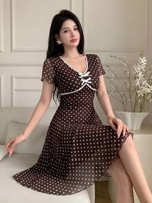 Feyla 女款波點蝴蝶結裝飾優雅復古法式70年代可愛收腰迷你洋裝，適合派對、野餐、早午餐、茶會、日常白天約會，夏季穿著 - 咖啡棕 - 查看 2