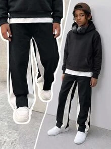 SHEIN Genkimix Kids 青少年男孩牛仔褲，四季皆宜，柔軟棉質，休閒時尚百搭舒適，極簡風彈性腰頭，側面白色對比設計，寬鬆直筒版型，黑白水洗軟牛仔面料，適合日常穿著與度假 - 彩色 - 查看 4