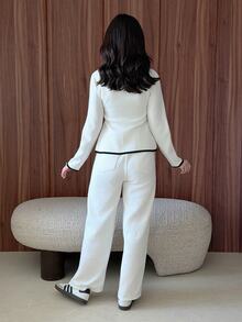 Yasmeen Edit Yasmeen Edit 女款 Y2K 白色針織開襟衫，圓領長袖金屬鈕扣毛衣，休閒極簡風秋季款 - 白色拼黑色 - 查看 2