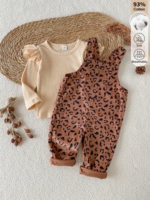 SHEIN 2件組女嬰秋冬淺棕豹紋復古甜酷風荷葉邊長袖上衣搭配豹紋燈芯絨吊帶褲，寬鬆舒適版型，適合日常外出、學校活動、戶外玩耍、家庭聚會、拍照、萬聖節與聖誕節假期穿搭 - 彩色 - 查看 4