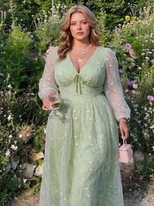 SHEIN MOD فستان نسائي رسمي أخضر مطرز من الشبك بتصميم خط A متوسط الطول، بياقة على شكل حرف V وأكمام منتفخة، مثالي لحفلات المساء والمناسبات الخاصة. أخضر - أخضر - مشاهدة 7