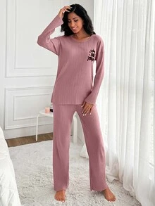 SHEIN Cottnline طقم ملابس منزلية من الصوف بتصميم راحة الكتف بنمط حرف الأبجدية - احمر خشبي - مشاهدة 5