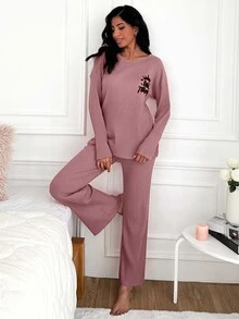 SHEIN Cottnline طقم ملابس منزلية من الصوف بتصميم راحة الكتف بنمط حرف الأبجدية - احمر خشبي - مشاهدة 4