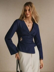 Poéselle 女款V領交叉領荷葉邊牛仔上衣，配金屬扣與寬腰帶，優雅職場上衣，聖誕禮物 - 深色水洗藍 - 查看 5